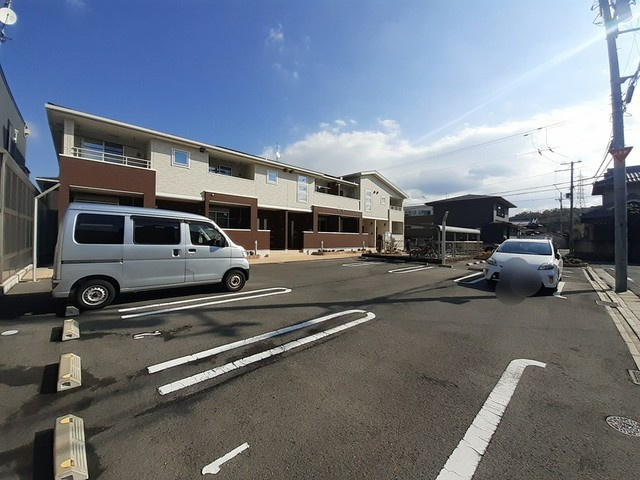 ソレアード・ニシキⅡの駐車場