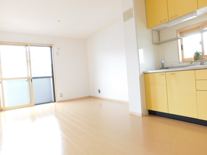 プリマベーラ沖村の居間・リビング