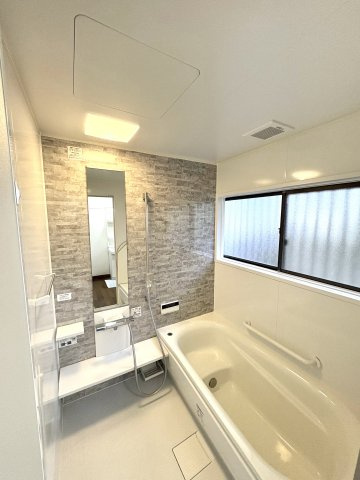 【浴室】 | 恵子５丁目中古戸建 | リフォーム済みです。