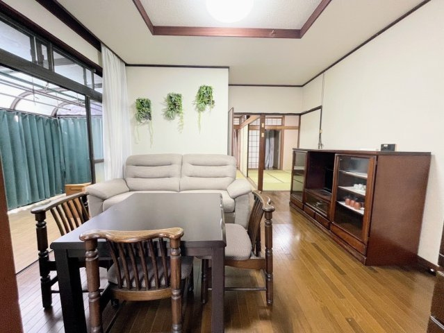 【居間・リビング】 | 恵子５丁目中古戸建 | リビングダイニングです。
