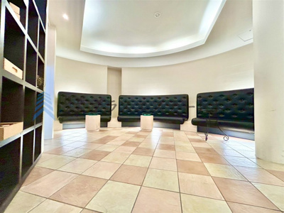 【その他】 | ワコーレ新長田駅前エスプライム | エントランス内にソファーが完備されています♪お客様の一次応対はここで完結出来そうです♪