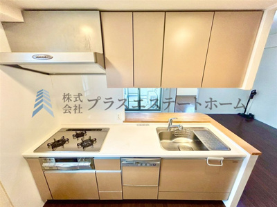 【キッチン】 | ワコーレ新長田駅前エスプライム | 対面カウンターで、家族とコミュニケーションを取りながら料理ができるキッチンです♪