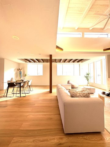 贅沢の極み、七里ガ浜。 — SHICHIRIGAHAMA PRIME RESIDENCE —の居間・リビング