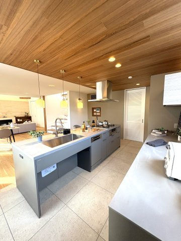 贅沢の極み、七里ガ浜。 — SHICHIRIGAHAMA PRIME RESIDENCE —のキッチン