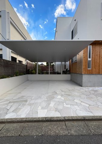 贅沢の極み、七里ガ浜。 — SHICHIRIGAHAMA PRIME RESIDENCE —の駐車場