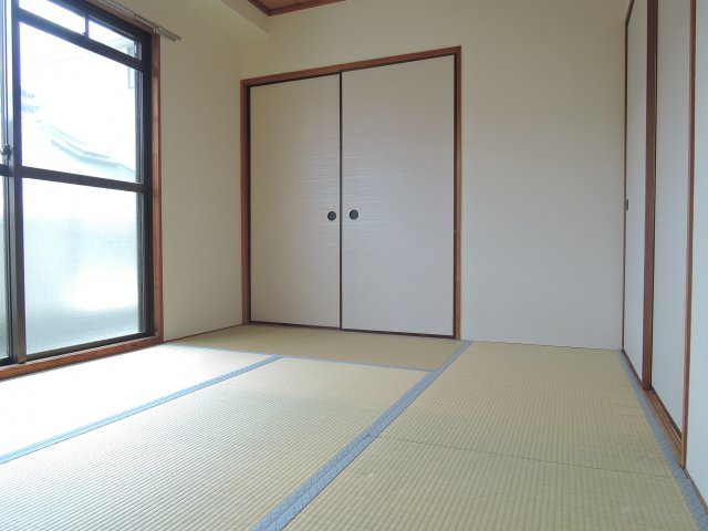 エルベコート高槻の和室