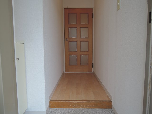 エルベコート高槻の玄関