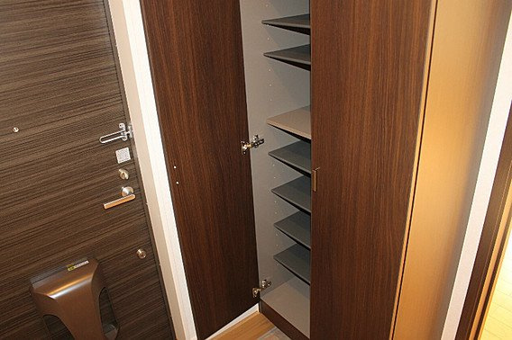 フローラ住吉の玄関