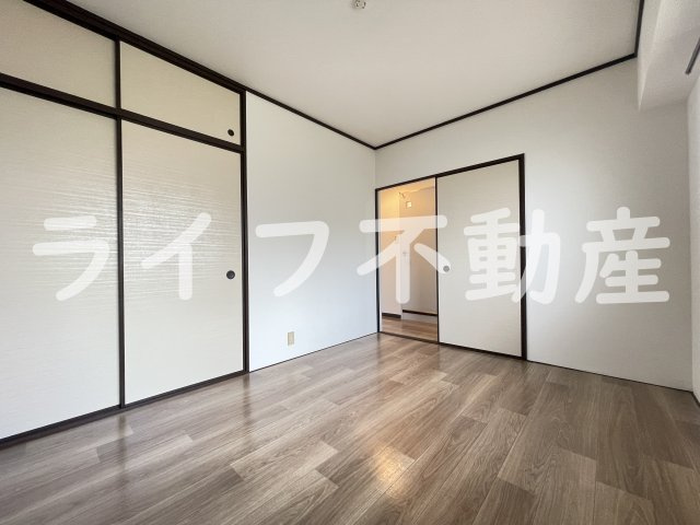 シロハイヌ小阪の洋室|広々とした洋室です