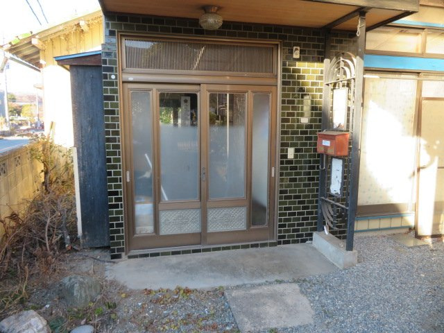 藤岡市鬼石　中古300の玄関