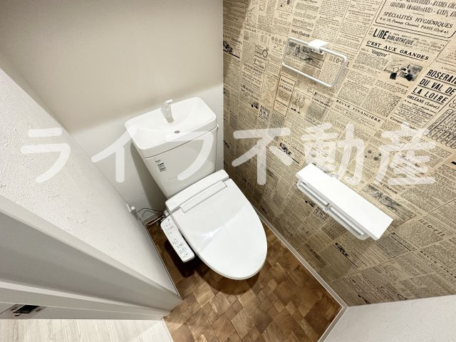 アムール永和のトイレ|落ち着いた色調のトイレです