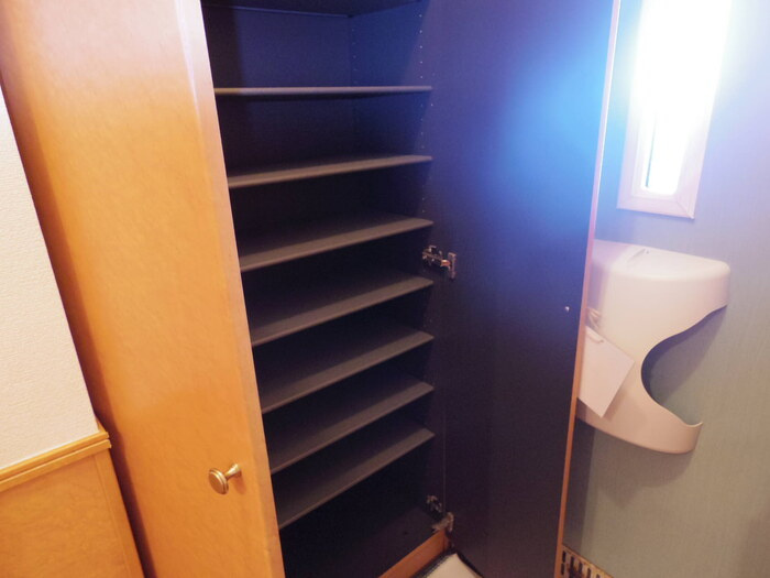 フローレス・リーベABの収納|トールタイプシューズBOX(姿見鏡付)