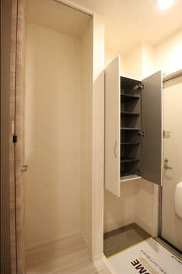 【玄関】 | コーポ ルピナス | 玄関収納・シューズボックス