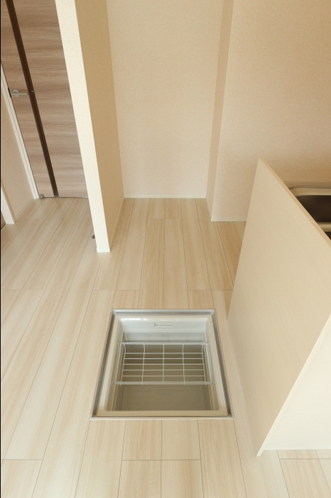 コーポ ルピナスの収納|床下収納