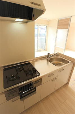 【キッチン】 | コーポ ルピナス | ガスコンロ３口・グリルついてます