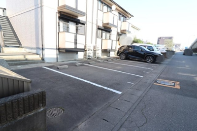 【駐車場】 | アークグレイスⅡ | 駐車場（Ａ棟側）