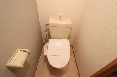 【トイレ】 | アークグレイスⅡ | もちろん温水洗浄暖房便座です（デザインクロス仕様）