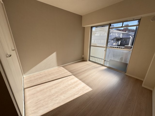 セントラル三田の洋室