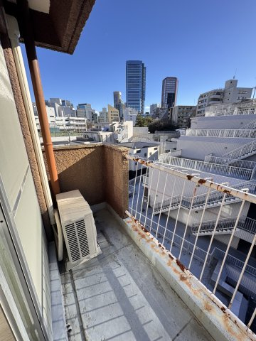 セントラル三田のバルコニー