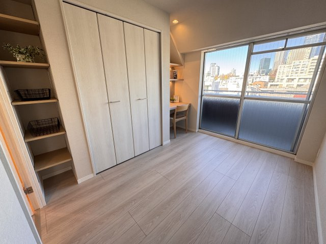 セントラル三田の洋室