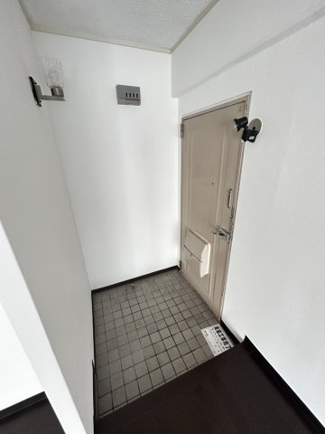 花隈ダイヤハイツの玄関