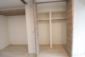 【洋室】 | ウォークインクローゼット（洋室約４．６帖）