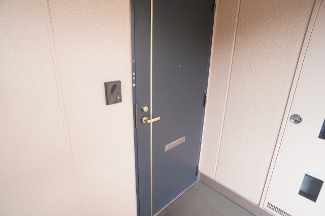シティパレス富雄南の玄関