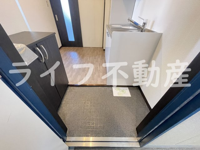 みおつくし布施の玄関|収納もある玄関です