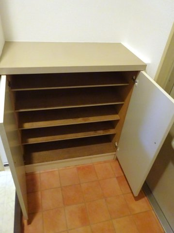 ブオナスタンザ新検見川の玄関|シューズボックス