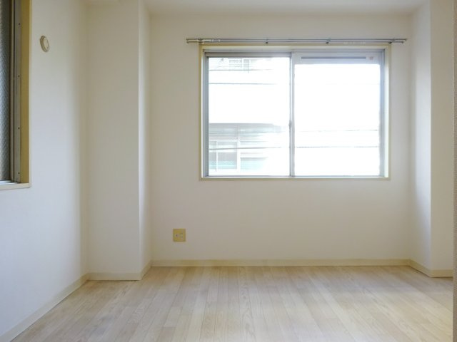 ブオナスタンザ新検見川の洋室