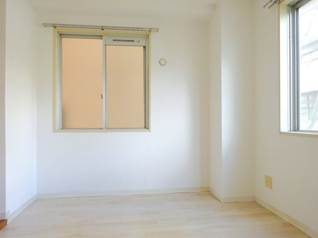 ブオナスタンザ新検見川の洋室