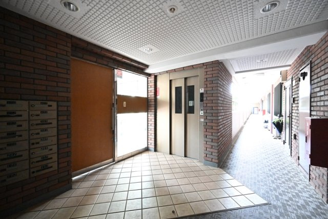 ヴァンシャルマンＯＺのエントランス