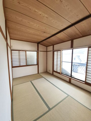 【和室】 | 久我森の宮町 一戸建 | 3階和室6帖、バルコニーに面しています