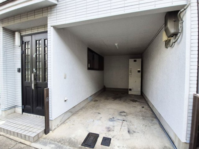 【駐車場】 | 久我森の宮町 一戸建 | インナーガレージ、車やバイクなど駐車頂けます