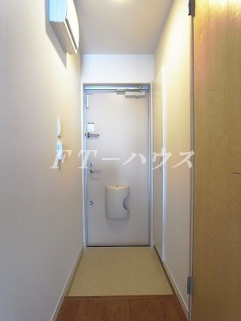 リブリ・検見川の玄関