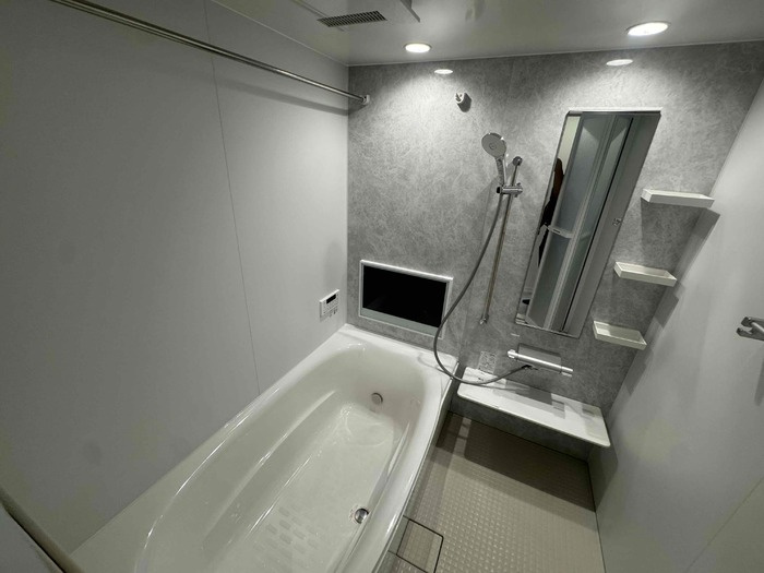 クラシスト泉町の浴室