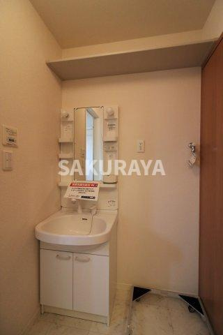 メープルリーフの洗面所|現況と異なる場合がございます。