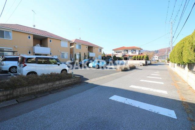 メープルリーフの周辺