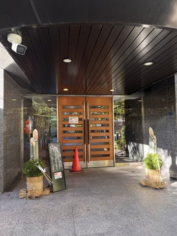 三田シティハウスのエントランス