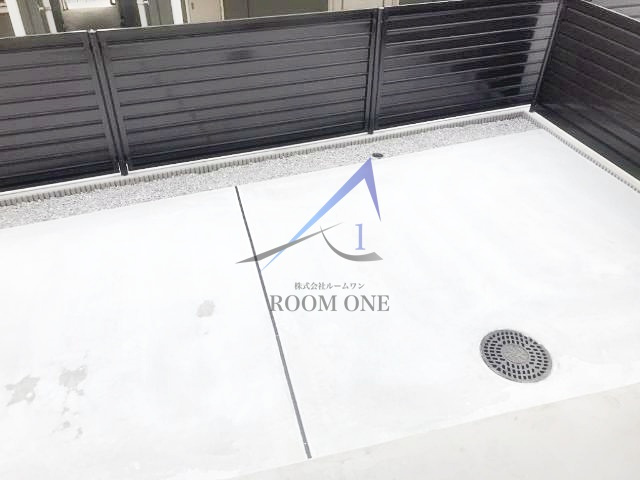 グリーンパーシモンのバルコニー|専用庭です。