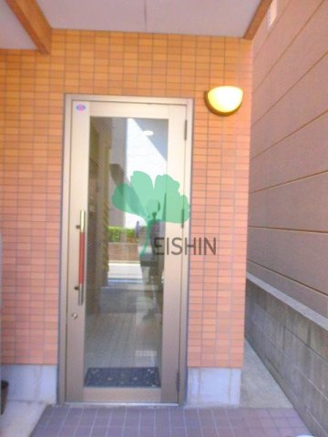 アリエスサン博多駅南のエントランス