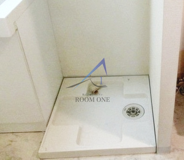 ヴォーガコルテ東新宿の設備|洗濯機置き場です。