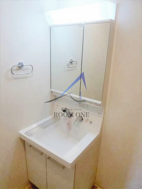 Ｃａｄａ板橋の洗面所|独立洗面台です。