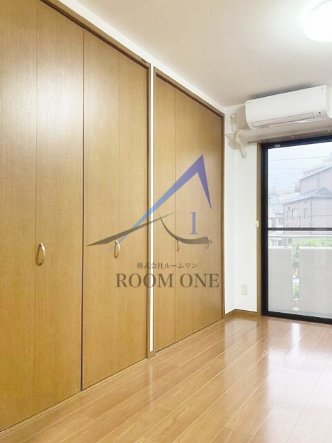 アウレア・レックスの居間・リビング|洋室のお部屋です。