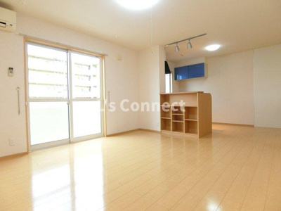 【居間・リビング】 | パセオプラシードⅦ | １４帖のＬＤＫ。カウンターキッチンです。