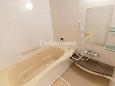 【浴室】 | パセオプラシードⅦ | 足を伸ばして入れる１坪浴室。追焚き機能付き。