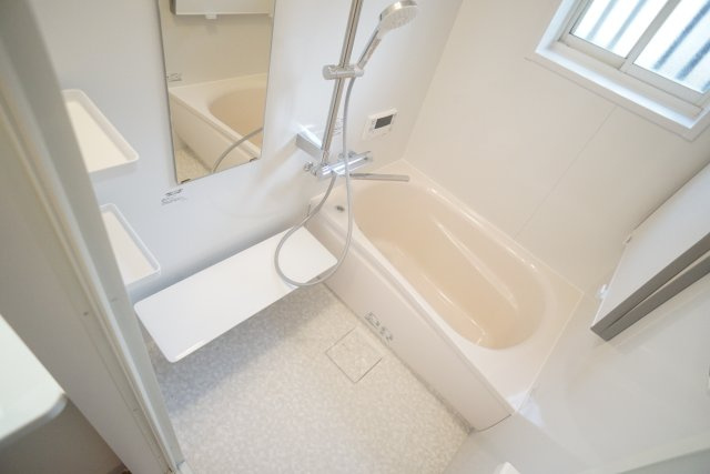 西ノ京戸建の浴室