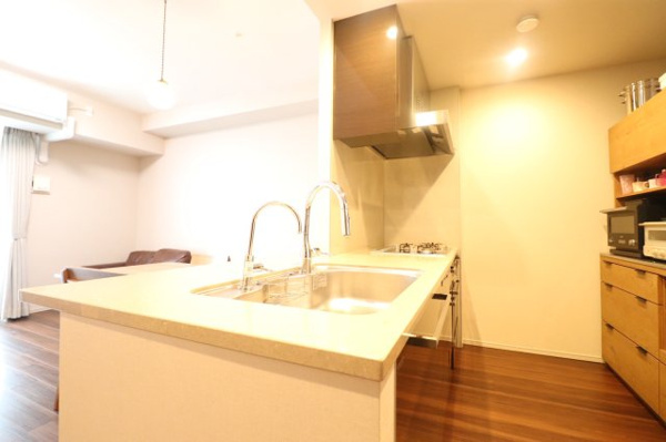 【キッチン】 | 【キッチン】カウンターキッチンとなっており、景色を楽しみながらお料理していただけます◎