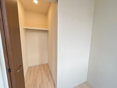 【収納】 | アザレア | 照明付クローゼット