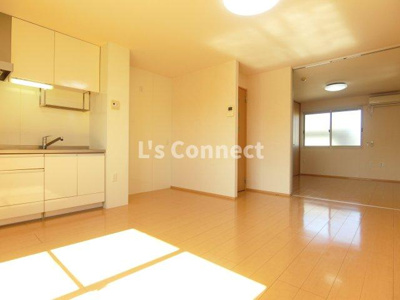 【居間・リビング】 | ディアコートＤ | １０．７帖のＬＤＫ。角部屋で２面に窓があります。